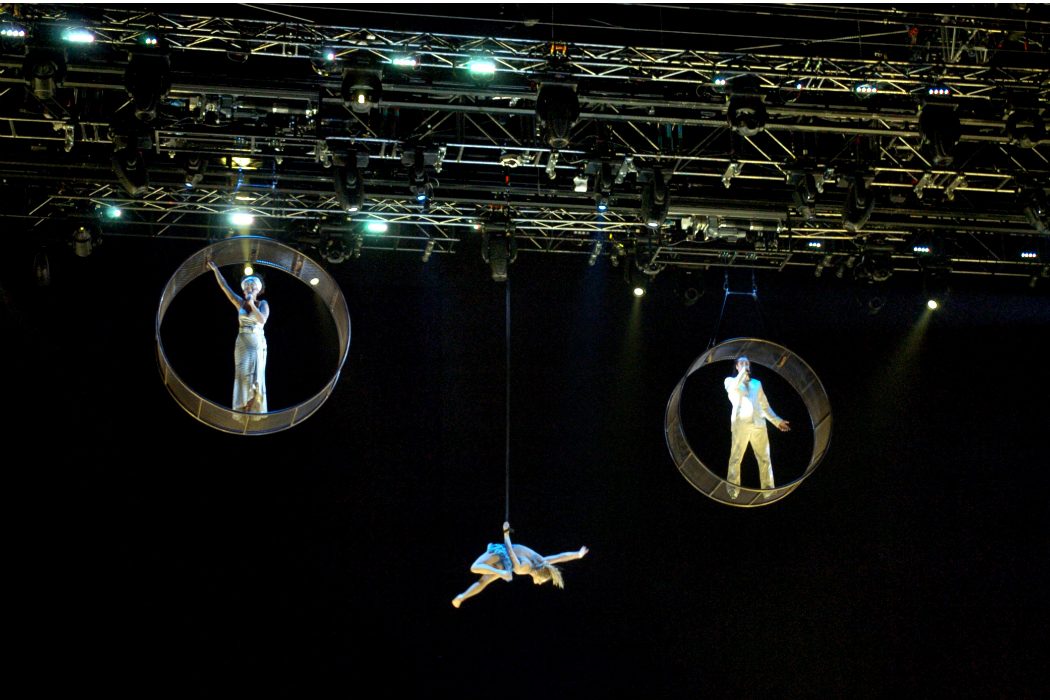 Singers and acrobats perform at height